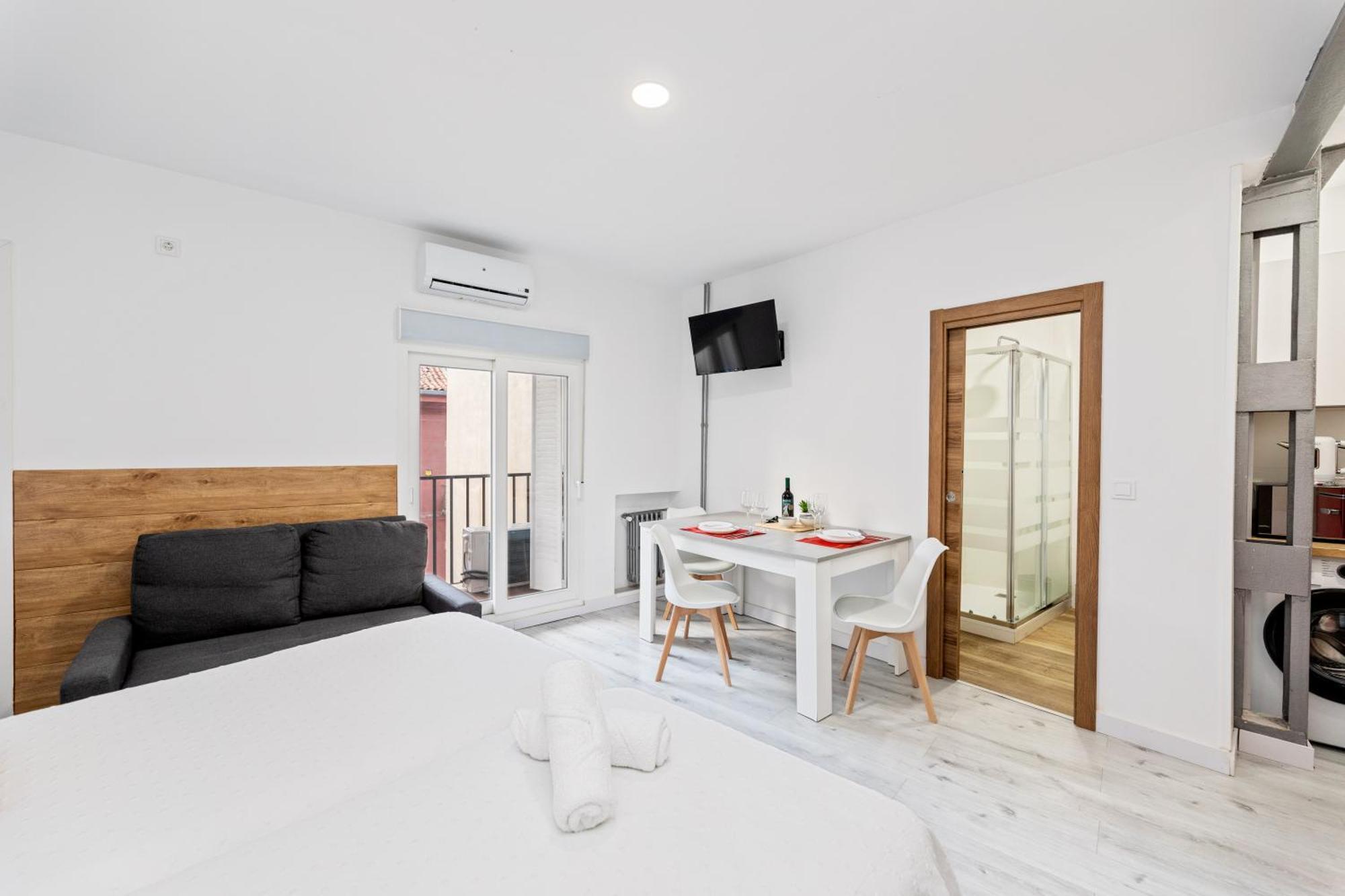 Los Apartamentos Jacinto Benavente Centro Madrid Exterior foto