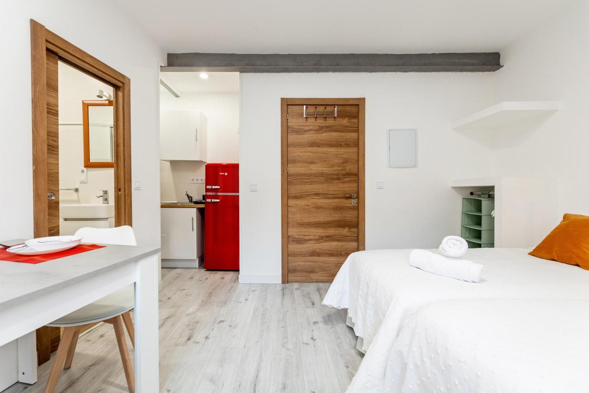 Los Apartamentos Jacinto Benavente Centro Madrid Exterior foto